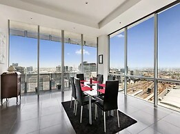 Perfect 4-bed Penthouse w/ Parking, Pool and Gym