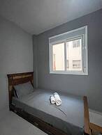 2 Bed Flat - Sleeps 6 - Parking - Wifi