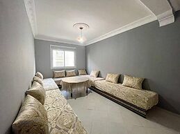 2 Bed Flat - Sleeps 6 - Parking - Wifi