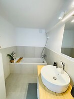 Modern townhouse - Private Garden