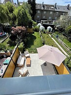 Modern townhouse - Private Garden