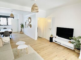 Modern townhouse - Private Garden