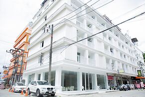 Blue Skyline Hotel