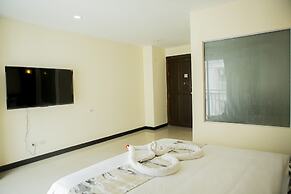 Blue Skyline Hotel