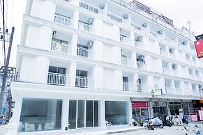 Blue Skyline Hotel