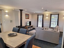 RidgeView Cottages