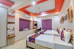 Fabhotel The Lily