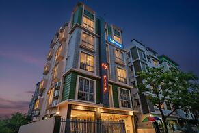 Fabhotel The Lily