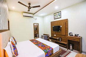 Fabhotel Prime Siddhant Palace