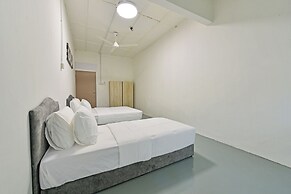 Hotel O S Homestay