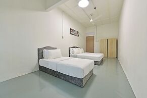 Hotel O S Homestay