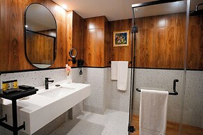 Nine Tree Luxury Hotel & Suites