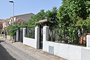 IzzHome Colonial