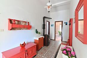 IzzHome Colonial
