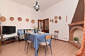 IzzHome Colonial