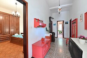 IzzHome Colonial