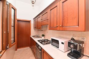 IzzHome Colonial