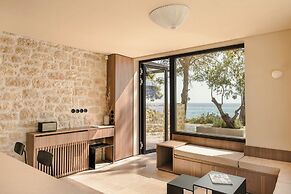 Home By the Sea