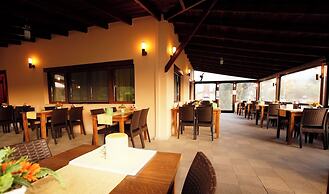 Ariadni Hotel Bungalows