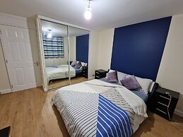 Rooms with Shared Bath Kitchen Parking