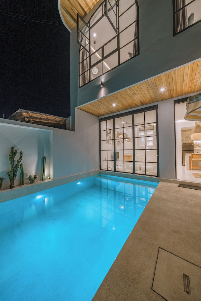 Villa Sunset-2BR Elegant Villa in Canggu