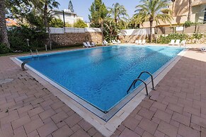 3BR SeaView Apt by the Beach by SeaNRent