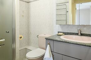 3BR SeaView Apt by the Beach by SeaNRent