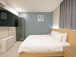 Hotel Leo