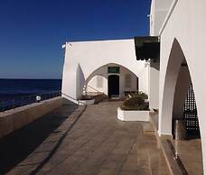 Villa - Private Pool, Free Parking & pet Friendly