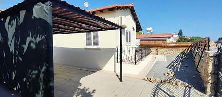 Villa - Private Pool, Free Parking & pet Friendly