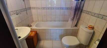 Villa - Private Pool, Free Parking & pet Friendly