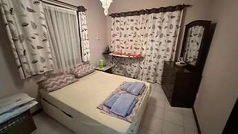 Villa - Private Pool, Free Parking & pet Friendly