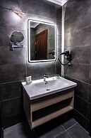 Mays Royal Hotel