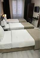 Mays Royal Hotel