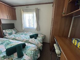 27 Tower View Pevensey Bay Holiday Park Beach
