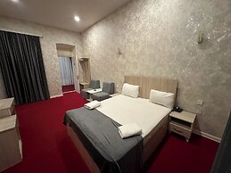 Perron Hotel