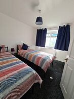 Bristol 2-bed Bungalow, Sleeps 4, Parking