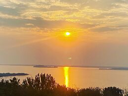 Nyamunyonyi Lake Resort