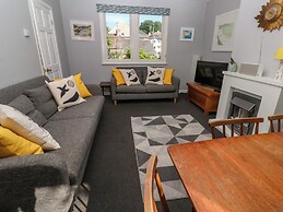 8 Rosewall Cottages