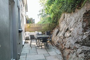 8 Rosewall Cottages