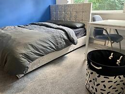 6-bed House-reading-sleeps12-towncentre