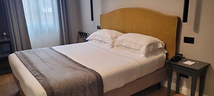 Flom Boutique Hotel