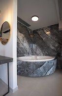 Mirabilis Boutique Hotel