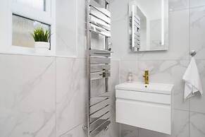 Boutique Flat Near O2 & Excel