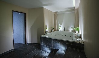 HOTEL  BALI AT POBLADO