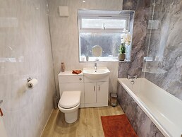 Mariai Eton Road