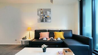 Melbourne One 2B2B1C Apt by GoodLive