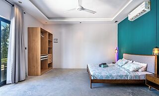 V HOTEL IN PAJE