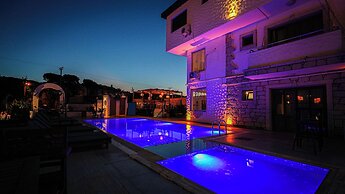 Belong Hotel