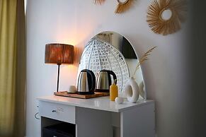 Belong Hotel